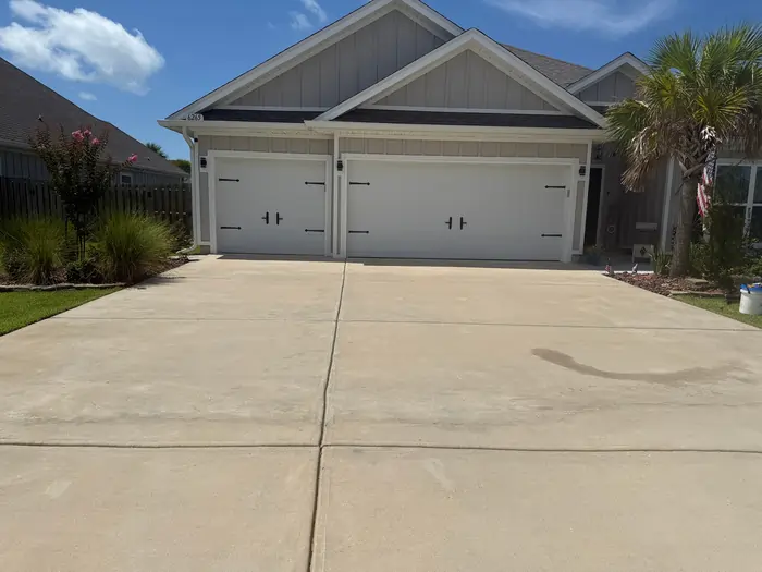 Driveway Cleaning & Sealing in Gulf Breeze driveway-clean-gulf-breeze