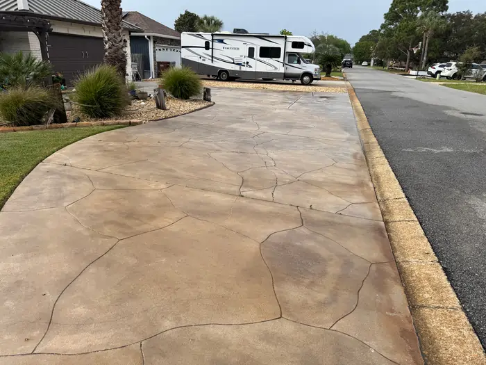 Driveway Cleaning & Sealing in Gulf Breeze driveway-polynesian-isles-gulf-breeze