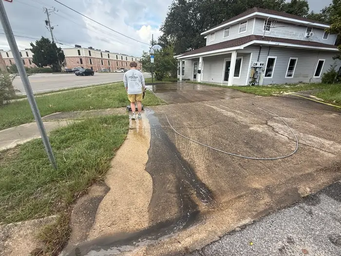 Driveway Cleaning & Sealing in Gulf Breeze griffen-driveway-heavy-grime-pensacola