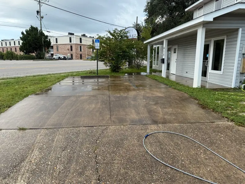 pensacola-fl-pressure-washing-driveway-cleaning-sealing