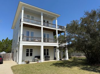 leprechaun-pro-wash-house-wash-hero-pensacola-lSZcuFPK